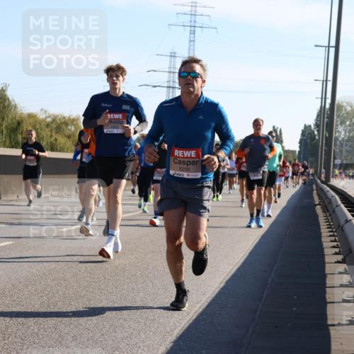 03.10.2025 - Köhlbrandbrückenlauf Strokosch-Dieckow http://msf.ph/oto/9105411 03.10.2025 12:15:29 Position 3 6256 meine-sportfotos.de