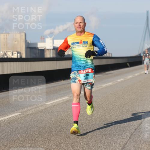 03.10.2025 - Köhlbrandbrückenlauf Lena Gebhardt http://msf.ph/oto/9105423 03.10.2025 09:38:59 Position 2 24, 112, 26, 2, 3610 meine-sportfotos.de
