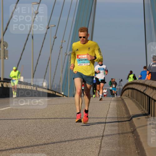 03.10.2025 - Köhlbrandbrückenlauf Strokosch-Dieckow http://msf.ph/oto/9105439 03.10.2025 09:33:11 Position 2 1044 meine-sportfotos.de