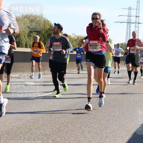 03.10.2025 - Köhlbrandbrückenlauf Strokosch-Dieckow http://msf.ph/oto/9105449 03.10.2025 12:15:36 Position 3 4129, 4172, 6308, 4159, 4337 meine-sportfotos.de