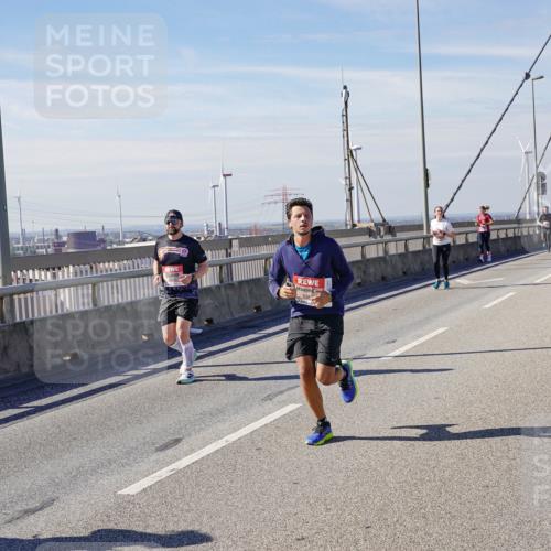 03.10.2025 - Köhlbrandbrückenlauf Michael Burmester http://msf.ph/oto/9105484 03.10.2025 12:49:15 Position 2 535 meine-sportfotos.de