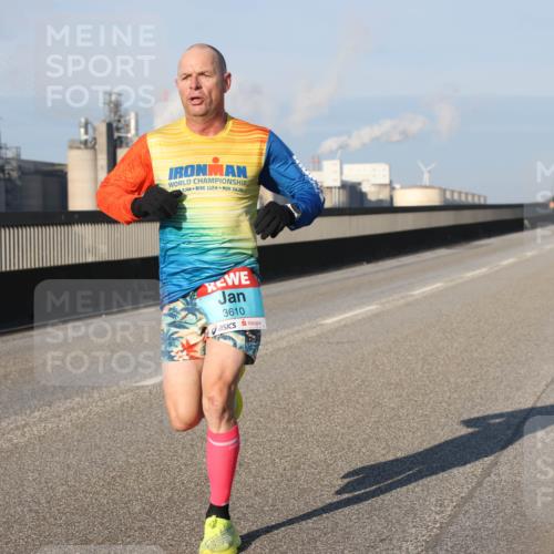 03.10.2025 - Köhlbrandbrückenlauf Lena Gebhardt http://msf.ph/oto/9105513 03.10.2025 09:39:00 Position 2 2, 4, 112, 262, 3610 meine-sportfotos.de