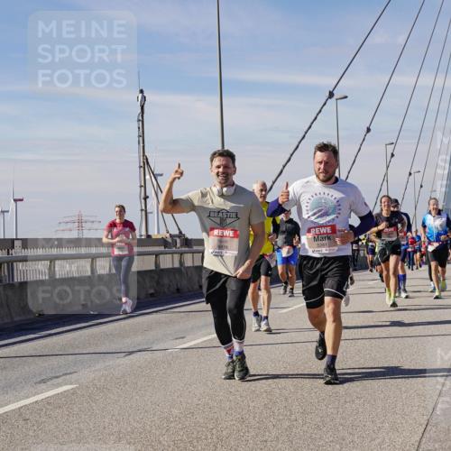 03.10.2025 - Köhlbrandbrückenlauf Michael Burmester http://msf.ph/oto/9105523 03.10.2025 12:49:22 Position 2 6818, 5261 meine-sportfotos.de