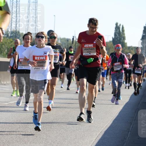 03.10.2025 - Köhlbrandbrückenlauf Strokosch-Dieckow http://msf.ph/oto/9105527 03.10.2025 12:15:46 Position 3 4138, 4422, 5098, 4334 meine-sportfotos.de
