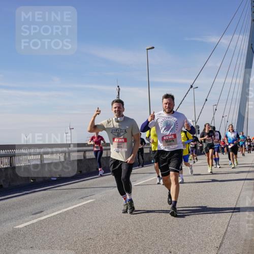 03.10.2025 - Köhlbrandbrückenlauf Michael Burmester http://msf.ph/oto/9105549 03.10.2025 12:49:22 Position 2 6818, 5261 meine-sportfotos.de