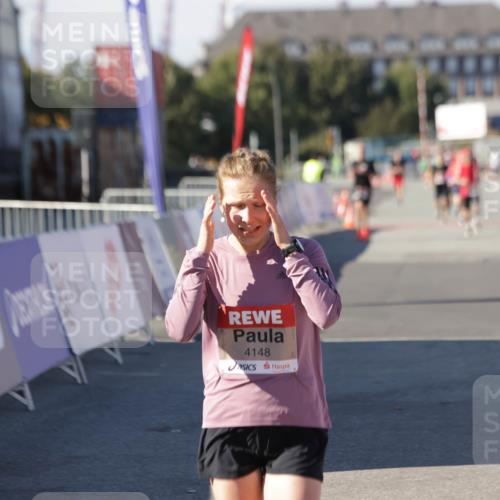 03.10.2025 - Köhlbrandbrückenlauf Jannik Wohlers http://msf.ph/oto/9105559 03.10.2025 12:58:38 Ziel 4084, 4148, 4241, 5706, 6617 meine-sportfotos.de