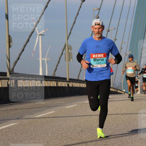 03.10.2025 - Köhlbrandbrückenlauf Strokosch-Dieckow http://msf.ph/oto/9105565 03.10.2025 09:33:23 Position 2 1057 meine-sportfotos.de