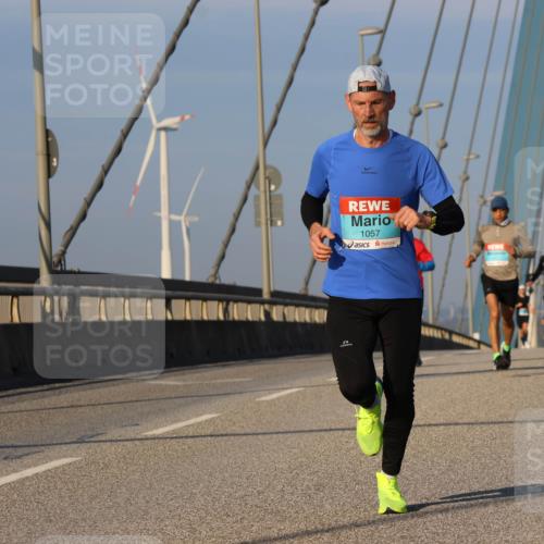 03.10.2025 - Köhlbrandbrückenlauf Strokosch-Dieckow http://msf.ph/oto/9105572 03.10.2025 09:33:23 Position 2 1057 meine-sportfotos.de