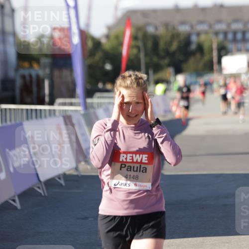 03.10.2025 - Köhlbrandbrückenlauf Jannik Wohlers http://msf.ph/oto/9105584 03.10.2025 12:58:38 Ziel 4084, 4148, 4241, 5706, 6617 meine-sportfotos.de