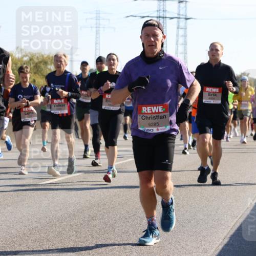 03.10.2025 - Köhlbrandbrückenlauf Strokosch-Dieckow http://msf.ph/oto/9105585 03.10.2025 12:15:55 Position 3 4467, 4395, 6022, 640, 6285, 4056, 4135 meine-sportfotos.de