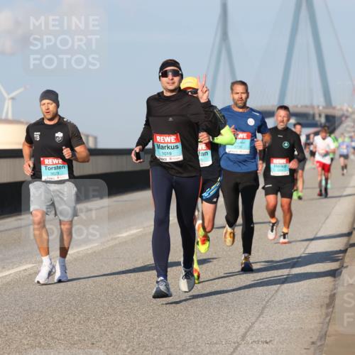03.10.2025 - Köhlbrandbrückenlauf Lena Gebhardt http://msf.ph/oto/9105590 03.10.2025 09:39:06 Position 2 3629, 1019, 3756 meine-sportfotos.de
