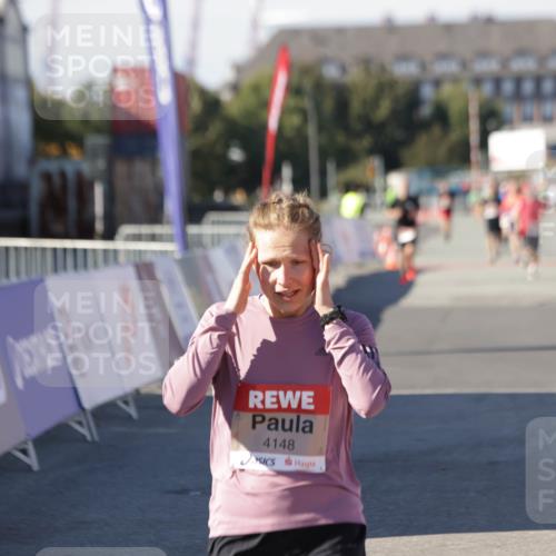 03.10.2025 - Köhlbrandbrückenlauf Jannik Wohlers http://msf.ph/oto/9105600 03.10.2025 12:58:38 Ziel 4084, 4148, 4241, 5706, 6617 meine-sportfotos.de