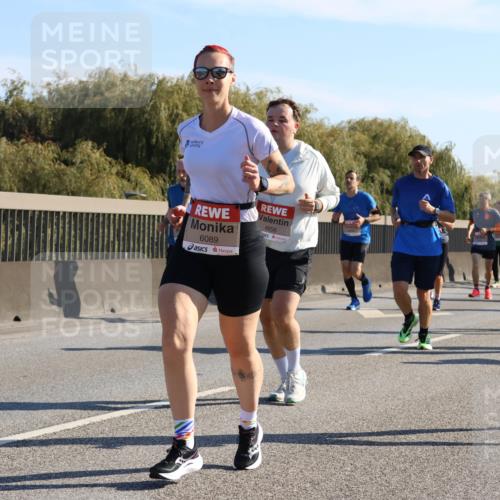 03.10.2025 - Köhlbrandbrückenlauf Strokosch-Dieckow http://msf.ph/oto/9105616 03.10.2025 12:16:03 Position 3 6089, 4856, 4718 meine-sportfotos.de