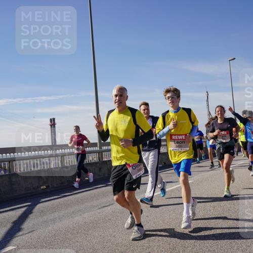 03.10.2025 - Köhlbrandbrückenlauf Michael Burmester http://msf.ph/oto/9105625 03.10.2025 12:49:25 Position 2 5801, 5800 meine-sportfotos.de