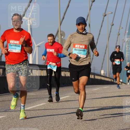 03.10.2025 - Köhlbrandbrückenlauf Strokosch-Dieckow http://msf.ph/oto/9105626 03.10.2025 09:33:27 Position 2 2402, 1007 meine-sportfotos.de