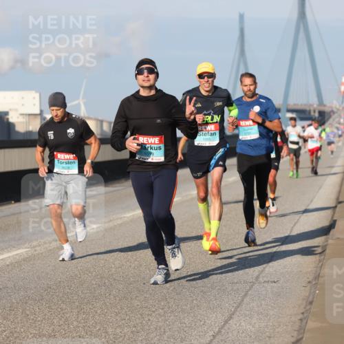 03.10.2025 - Köhlbrandbrückenlauf Lena Gebhardt http://msf.ph/oto/9105631 03.10.2025 09:39:07 Position 2 3629, 1019, 1055, 3756 meine-sportfotos.de