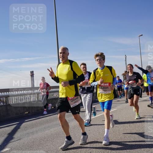 03.10.2025 - Köhlbrandbrückenlauf Michael Burmester http://msf.ph/oto/9105632 03.10.2025 12:49:25 Position 2 5801, 5800 meine-sportfotos.de