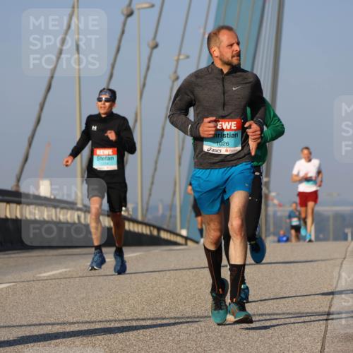 03.10.2025 - Köhlbrandbrückenlauf Strokosch-Dieckow http://msf.ph/oto/9105639 03.10.2025 09:33:30 Position 2 1026 meine-sportfotos.de