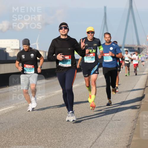 03.10.2025 - Köhlbrandbrückenlauf Lena Gebhardt http://msf.ph/oto/9105640 03.10.2025 09:39:07 Position 2 1055, 3756, 1019, 3629, 2 meine-sportfotos.de
