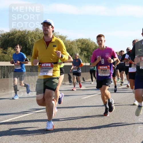 03.10.2025 - Köhlbrandbrückenlauf Strokosch-Dieckow http://msf.ph/oto/9105646 03.10.2025 12:16:05 Position 3 5447, 4118, 45, 4147 meine-sportfotos.de
