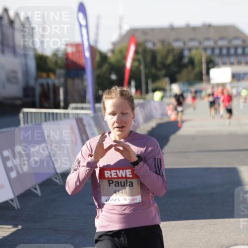 03.10.2025 - Köhlbrandbrückenlauf Jannik Wohlers http://msf.ph/oto/9105655 03.10.2025 12:58:38 Ziel 4084, 4148, 4241, 5706, 6617 meine-sportfotos.de