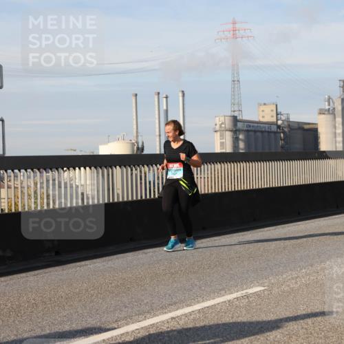 03.10.2025 - Köhlbrandbrückenlauf Lena Gebhardt http://msf.ph/oto/9105662 03.10.2025 10:13:05 Position 2  meine-sportfotos.de