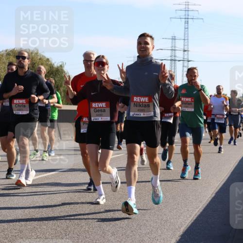 03.10.2025 - Köhlbrandbrückenlauf Strokosch-Dieckow http://msf.ph/oto/9105670 03.10.2025 12:16:07 Position 3 6323, 5707, 4585, 4490 meine-sportfotos.de