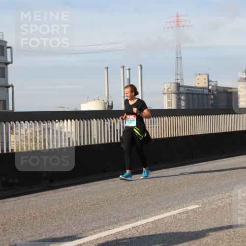03.10.2025 - Köhlbrandbrückenlauf Lena Gebhardt http://msf.ph/oto/9105676 03.10.2025 10:13:05 Position 2  meine-sportfotos.de
