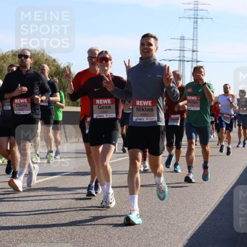 03.10.2025 - Köhlbrandbrückenlauf Strokosch-Dieckow http://msf.ph/oto/9105679 03.10.2025 12:16:07 Position 3 6323, 4490, 4585, 5707 meine-sportfotos.de