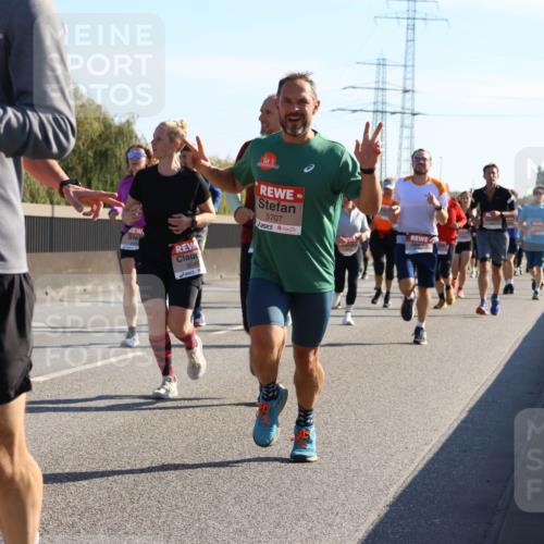 03.10.2025 - Köhlbrandbrückenlauf Strokosch-Dieckow http://msf.ph/oto/9105694 03.10.2025 12:16:09 Position 3 4585, 5707, 5645 meine-sportfotos.de