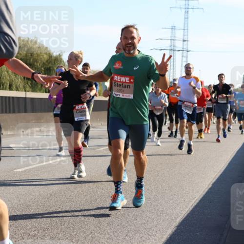 03.10.2025 - Köhlbrandbrückenlauf Strokosch-Dieckow http://msf.ph/oto/9105698 03.10.2025 12:16:09 Position 3 85, 5645, 5707 meine-sportfotos.de