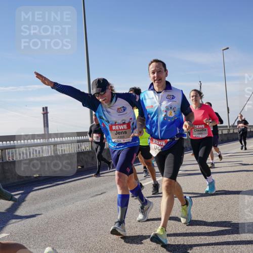 03.10.2025 - Köhlbrandbrückenlauf Michael Burmester http://msf.ph/oto/9105701 03.10.2025 12:49:27 Position 2 4306, 5866 meine-sportfotos.de