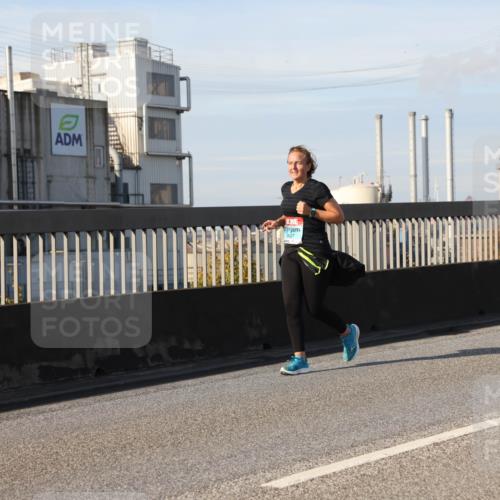 03.10.2025 - Köhlbrandbrückenlauf Lena Gebhardt http://msf.ph/oto/9105710 03.10.2025 10:13:06 Position 2  meine-sportfotos.de