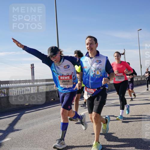 03.10.2025 - Köhlbrandbrückenlauf Michael Burmester http://msf.ph/oto/9105712 03.10.2025 12:49:27 Position 2 4306, 5866 meine-sportfotos.de