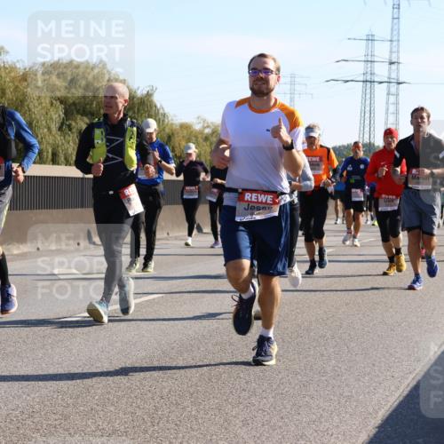 03.10.2025 - Köhlbrandbrückenlauf Strokosch-Dieckow http://msf.ph/oto/9105714 03.10.2025 12:16:11 Position 3 4659, 6097 meine-sportfotos.de