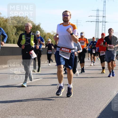 03.10.2025 - Köhlbrandbrückenlauf Strokosch-Dieckow http://msf.ph/oto/9105718 03.10.2025 12:16:11 Position 3 4659, 6097, 4287 meine-sportfotos.de