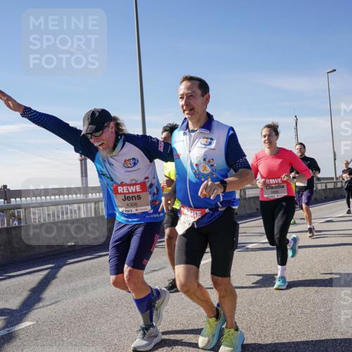 03.10.2025 - Köhlbrandbrückenlauf Michael Burmester http://msf.ph/oto/9105720 03.10.2025 12:49:27 Position 2 4306, 5866 meine-sportfotos.de