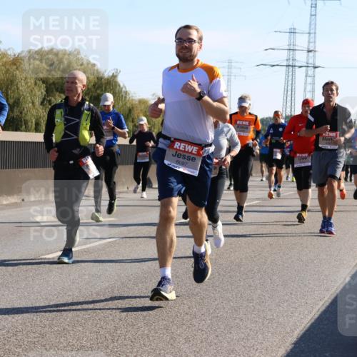 03.10.2025 - Köhlbrandbrückenlauf Strokosch-Dieckow http://msf.ph/oto/9105723 03.10.2025 12:16:11 Position 3 4659, 6097 meine-sportfotos.de