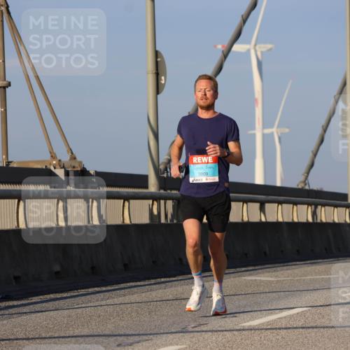 03.10.2025 - Köhlbrandbrückenlauf Strokosch-Dieckow http://msf.ph/oto/9105737 03.10.2025 09:33:50 Position 2 3809 meine-sportfotos.de