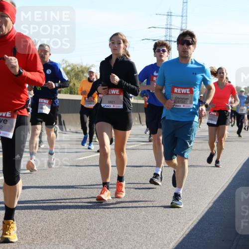 03.10.2025 - Köhlbrandbrückenlauf Strokosch-Dieckow http://msf.ph/oto/9105746 03.10.2025 12:16:15 Position 3 60, 6272, 6821, 6722 meine-sportfotos.de