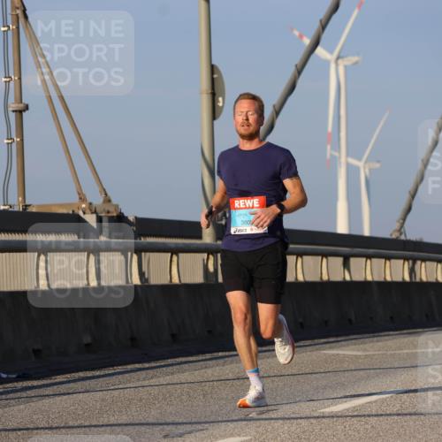 03.10.2025 - Köhlbrandbrückenlauf Strokosch-Dieckow http://msf.ph/oto/9105754 03.10.2025 09:33:51 Position 2 3809 meine-sportfotos.de