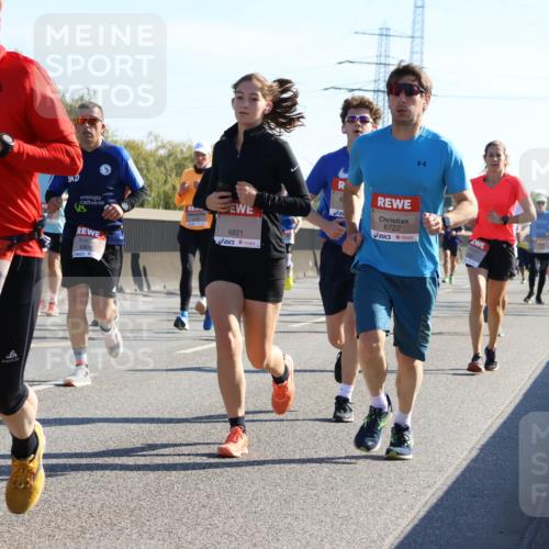 03.10.2025 - Köhlbrandbrückenlauf Strokosch-Dieckow http://msf.ph/oto/9105763 03.10.2025 12:16:15 Position 3 6272, 6801, 6821, 6722 meine-sportfotos.de