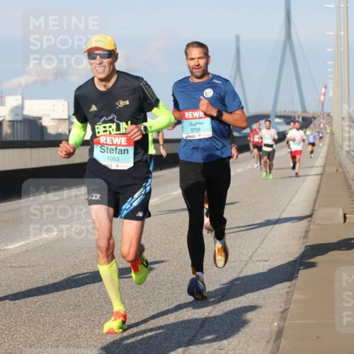 03.10.2025 - Köhlbrandbrückenlauf Lena Gebhardt http://msf.ph/oto/9105765 03.10.2025 09:39:09 Position 2 50, 1055, 3756, 27 meine-sportfotos.de