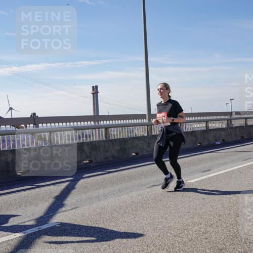 03.10.2025 - Köhlbrandbrückenlauf Michael Burmester http://msf.ph/oto/9105770 03.10.2025 12:49:31 Position 2  meine-sportfotos.de