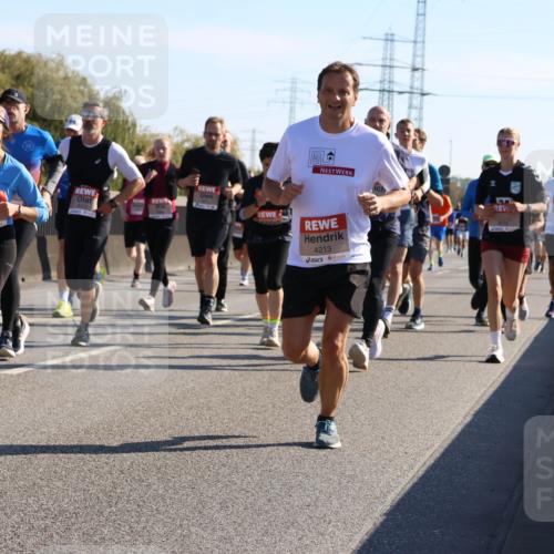 03.10.2025 - Köhlbrandbrückenlauf Strokosch-Dieckow http://msf.ph/oto/9105789 03.10.2025 12:16:20 Position 3 4636, 4213 meine-sportfotos.de