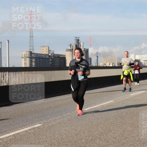 03.10.2025 - Köhlbrandbrückenlauf Lena Gebhardt http://msf.ph/oto/9105790 03.10.2025 10:13:07 Position 2  meine-sportfotos.de