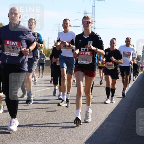 03.10.2025 - Köhlbrandbrückenlauf Strokosch-Dieckow http://msf.ph/oto/9105807 03.10.2025 12:16:22 Position 3 5889, 4649, 4208, 6752 meine-sportfotos.de