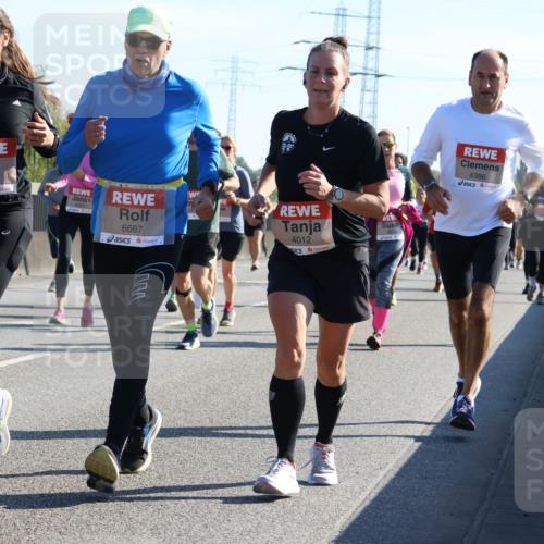 03.10.2025 - Köhlbrandbrückenlauf Strokosch-Dieckow http://msf.ph/oto/9105836 03.10.2025 12:16:24 Position 3 290, 6764, 6667, 4012, 4386 meine-sportfotos.de