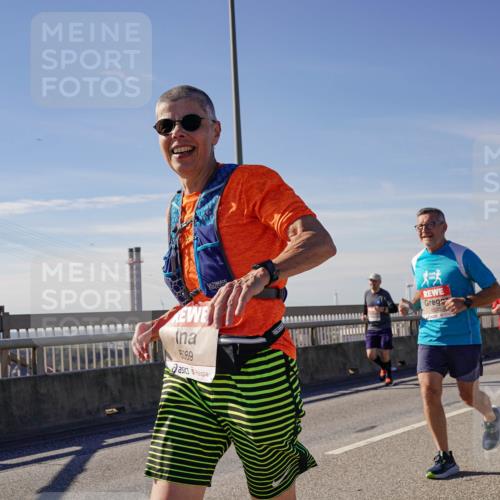 03.10.2025 - Köhlbrandbrückenlauf Michael Burmester http://msf.ph/oto/9105844 03.10.2025 12:49:33 Position 2 6069 meine-sportfotos.de