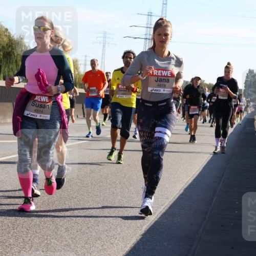 03.10.2025 - Köhlbrandbrückenlauf Strokosch-Dieckow http://msf.ph/oto/9105858 03.10.2025 12:16:27 Position 3 4619, 4417, 4514, 5697 meine-sportfotos.de